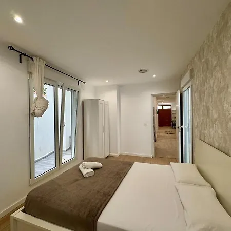 Reino Vlc - Centrico Y Amplio Piso Valencie